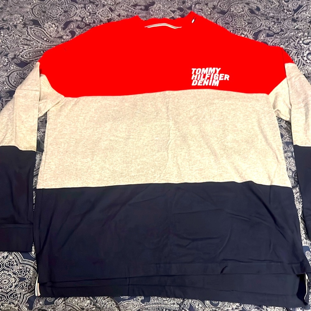 🔥VINTAGE LONG SLEEVE TOMMY HILFIGER STACKED SHIRT